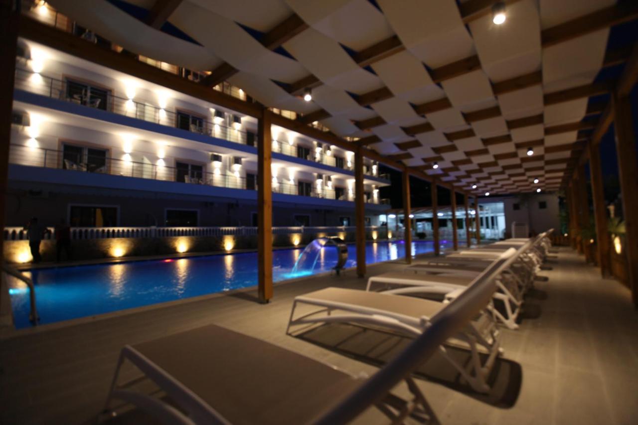 Hotel Riviera Borsh Exteriör bild